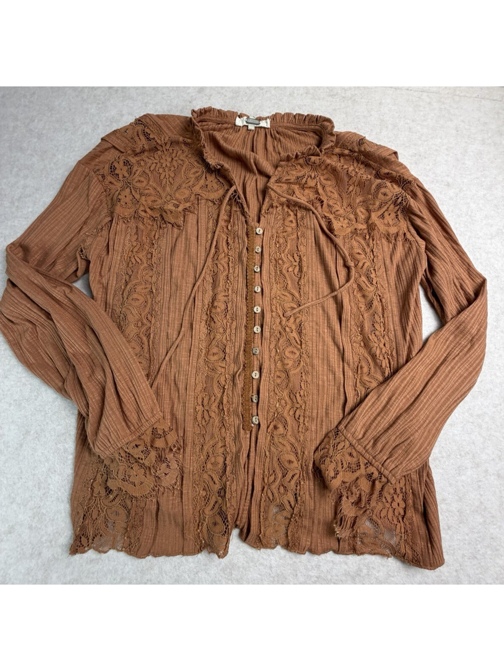 Gimmicks Women's Sz Small Boho Peasant Long Sleeve Top Lace Accent